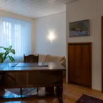 Apartment Neu - 4 Zimmer, 4 Betten, 5 Min Zum Hbf, Terrasse, 160qm *
