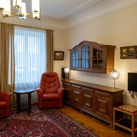 Neu - 4 Zimmer, 4 Betten, 5 Min Zum Hbf, Terrasse, 160qm Apartmán *