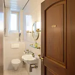 Neu - 4 Zimmer, 4 Betten, 5 Min Zum Hbf, Terrasse, 160qm Lejlighed Augsburg