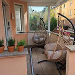 Neu - 4 Zimmer, 4 Betten, 5 Min Zum Hbf, Terrasse, 160qm