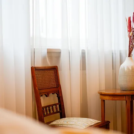 Neu - 4 Zimmer, 4 Betten, 5 Min Zum Hbf, Terrasse, 160qm Augsbourg