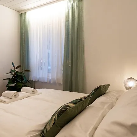 Lejlighed Neu - 4 Zimmer, 4 Betten, 5 Min Zum Hbf, Terrasse, 160qm Augsburg