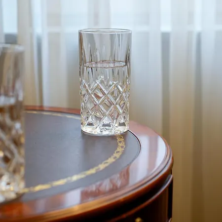 아파트 Neu - 4 Zimmer, 4 Betten, 5 Min Zum Hbf, Terrasse, 160qm *