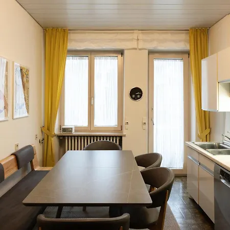 아파트 Neu - 4 Zimmer, 4 Betten, 5 Min Zum Hbf, Terrasse, 160qm