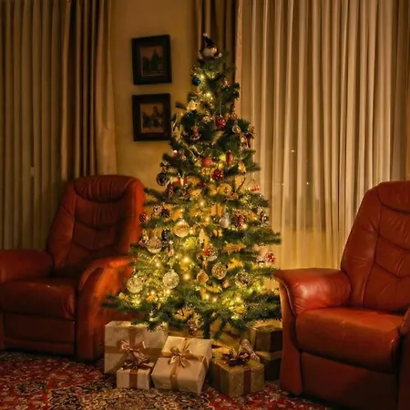 Neu - 4 Zimmer, 4 Betten, 5 Min Zum Hbf, Terrasse, 160qm * Aψβούργη