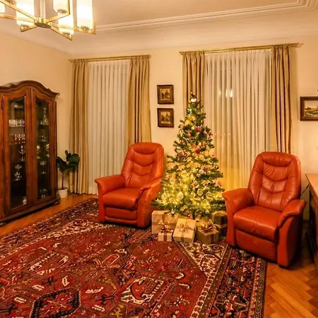 Neu - 4 Zimmer, 4 Betten, 5 Min Zum Hbf, Terrasse, 160qm