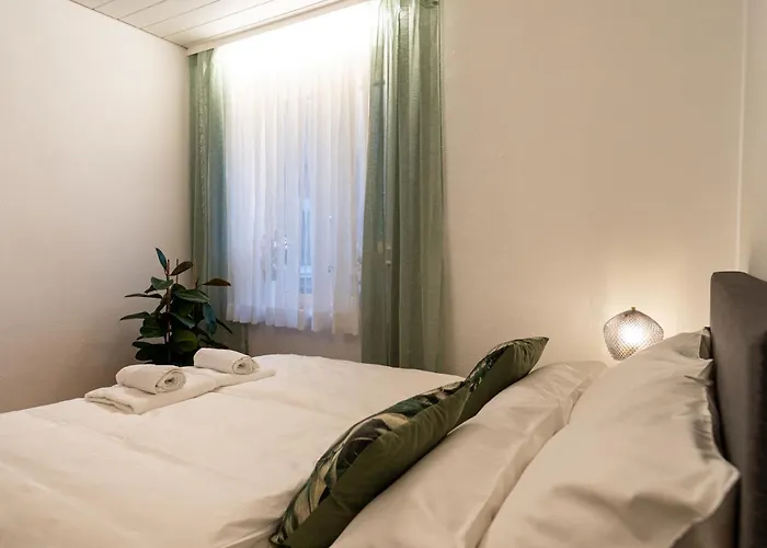 Διαμέρισμα Neu - 4 Zimmer, 4 Betten, 5 Min Zum Hbf, Terrasse, 160qm Aψβούργη