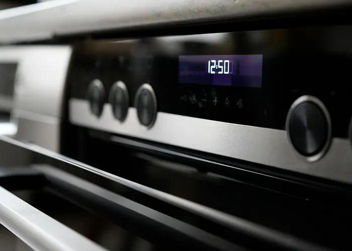 Neu - 4 Zimmer, 4 Betten, 5 Min Zum Hbf, Terrasse, 160qm Διαμέρισμα *