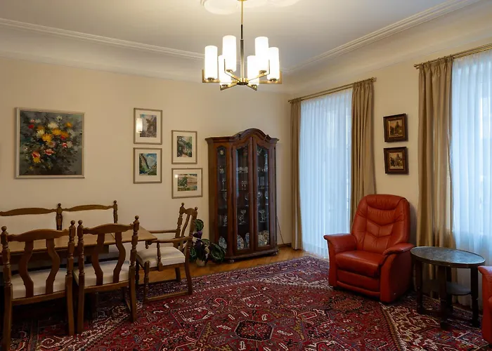 Διαμέρισμα Neu - 4 Zimmer, 4 Betten, 5 Min Zum Hbf, Terrasse, 160qm