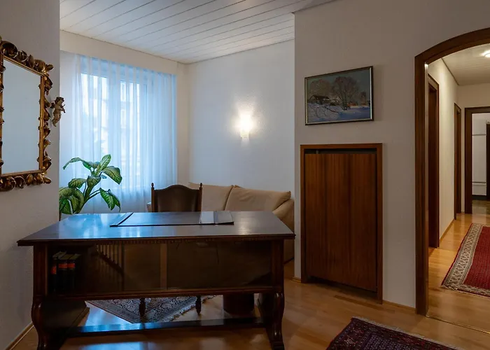 Διαμέρισμα Neu - 4 Zimmer, 4 Betten, 5 Min Zum Hbf, Terrasse, 160qm *