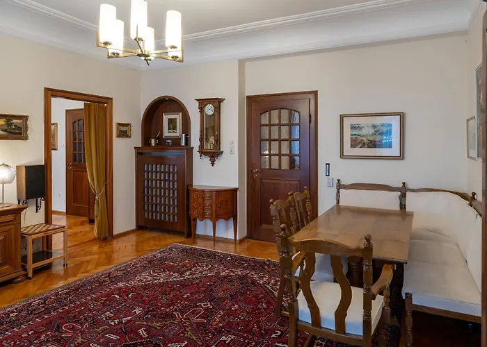 Neu - 4 Zimmer, 4 Betten, 5 Min Zum Hbf, Terrasse, 160qm Διαμέρισμα